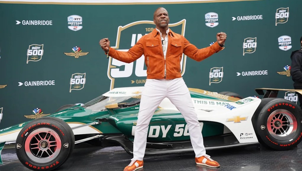 Terry Crews usó arte para ganar dinero durante la carrera de la NFL con Washington Terry Crews usó arte para ganar dinero durante la carrera de la NFL con Washington