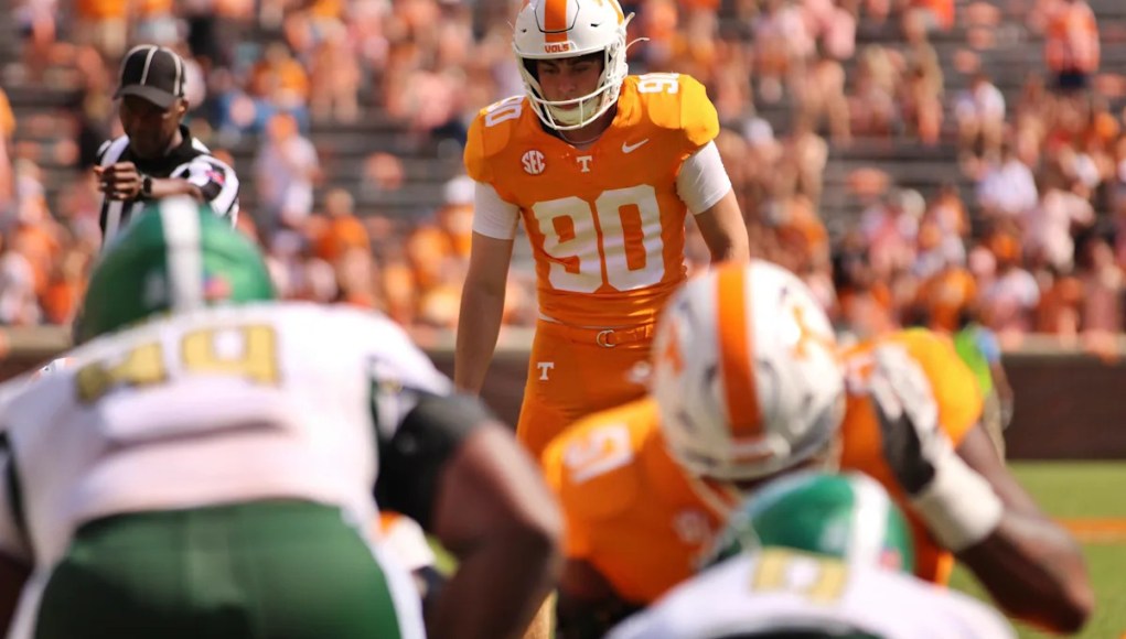 El pateador de fútbol de Tennessee, Max Gilbert, anuncia transferencia El pateador de fútbol de Tennessee, Max Gilbert, anuncia transferencia