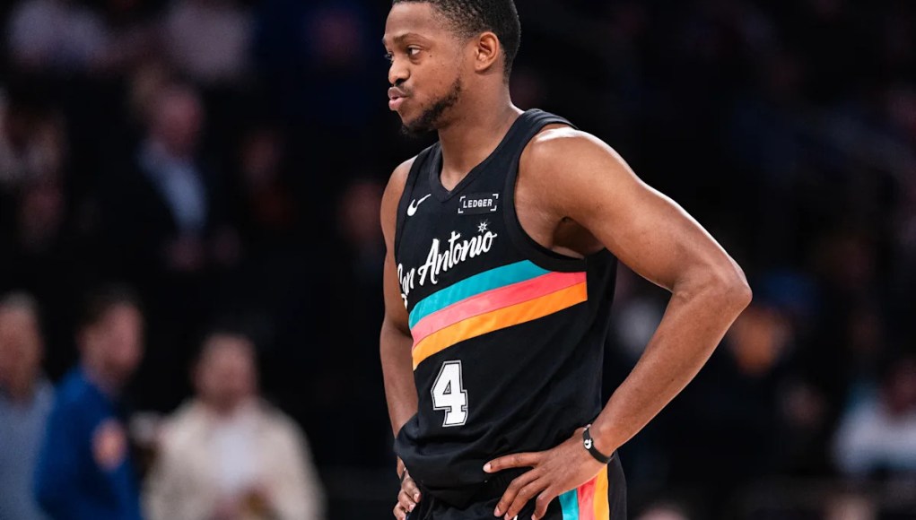 El escolta de los Spurs, De’Aaron Fox, descartado para el segundo partido de la final de la Conferencia Oeste contra el Thunder El escolta de los Spurs, De’Aaron Fox, descartado para el segundo partido de la final de la Conferencia Oeste contra el Thunder