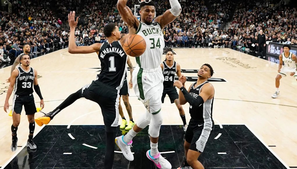 Los Spurs lideran a los Bucks 66-53 al descanso Los Spurs lideran a los Bucks 66-53 al descanso