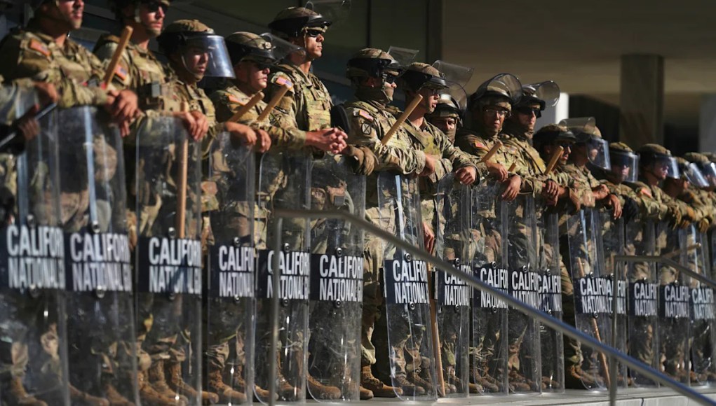 El uso de Trump de la Guardia Nacional durante las protestas de inmigración de Los Ángeles es ilegal, dice un juez El uso de Trump de la Guardia Nacional durante las protestas de inmigración de Los Ángeles es ilegal, dice un juez