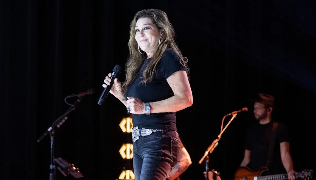 Gretchen Wilson de The Road habla sobre pasar de un programa de canto ‘muy’ candente y pesado’ a la nueva serie de Keith Urban y Blake Shelton Gretchen Wilson de The Road habla sobre pasar de un programa de canto ‘muy’ candente y pesado’ a la nueva serie de Keith Urban y Blake Shelton