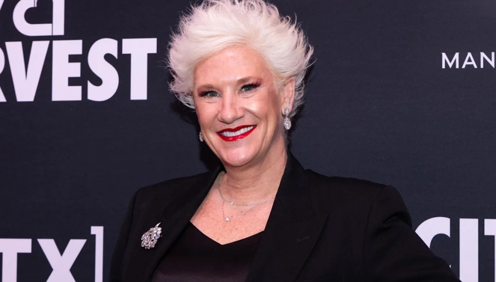 Informe policial recientemente publicado revela que Anne Burrell no recibió Narcan en el momento de su muerte Informe policial recientemente publicado revela que Anne Burrell no recibió Narcan en el momento de su muerte