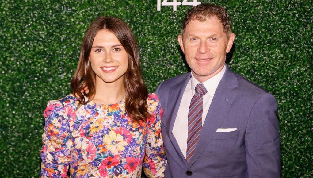 El chef de televisión Bobby Flay califica las principales noticias profesionales de su hija Sophie como «el sueño de un padre» El chef de televisión Bobby Flay califica las principales noticias profesionales de su hija Sophie como «el sueño de un padre»