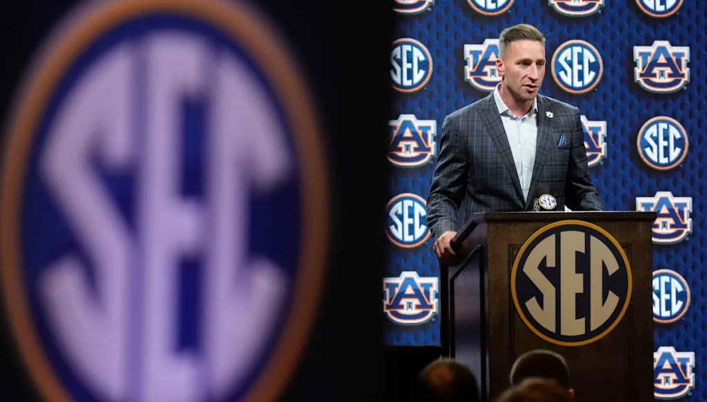 Lo que dijo el entrenador Steven Pearl sobre el baloncesto de Auburn en el SEC Tipoff Lo que dijo el entrenador Steven Pearl sobre el baloncesto de Auburn en el SEC Tipoff