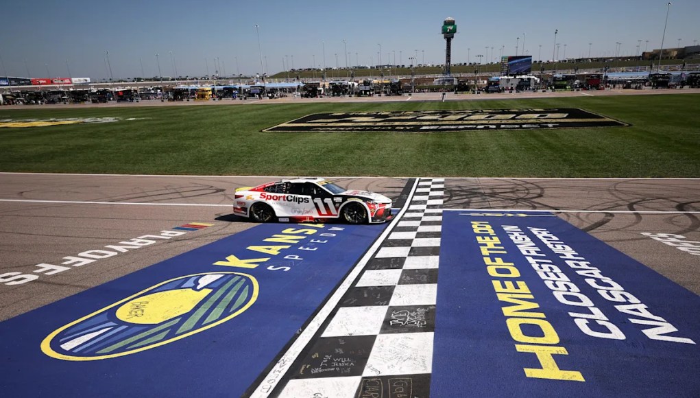 NASCAR Kansas predictions 2026, expert picks for Cup Series race NASCAR Kansas predictions 2026, expert picks for Cup Series race