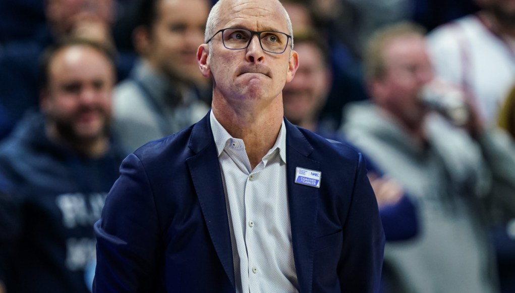 Dan Hurley anuncia noticias sobre Silas Demary antes del partido de UCLA Dan Hurley anuncia noticias sobre Silas Demary antes del partido de UCLA