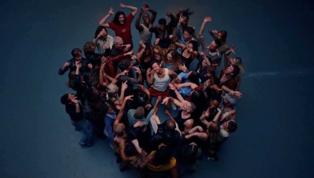 Harry Styles mantiene satisfechos a los clientes con el clip ‘Dance No More’ Harry Styles mantiene satisfechos a los clientes con el clip ‘Dance No More’