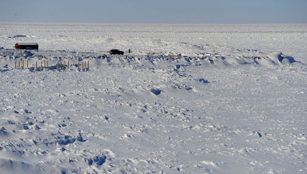 Una grieta de 80 millas divide el hielo del lago Erie a medida que el lago se acerca a un hito poco común Una grieta de 80 millas divide el hielo del lago Erie a medida que el lago se acerca a un hito poco común