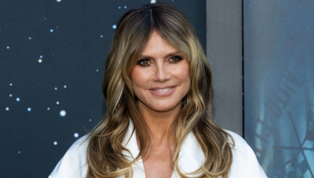 El atrevido clip en bikini de Heidi Klum hace que los fanáticos digan ‘muy sexy’ El atrevido clip en bikini de Heidi Klum hace que los fanáticos digan ‘muy sexy’