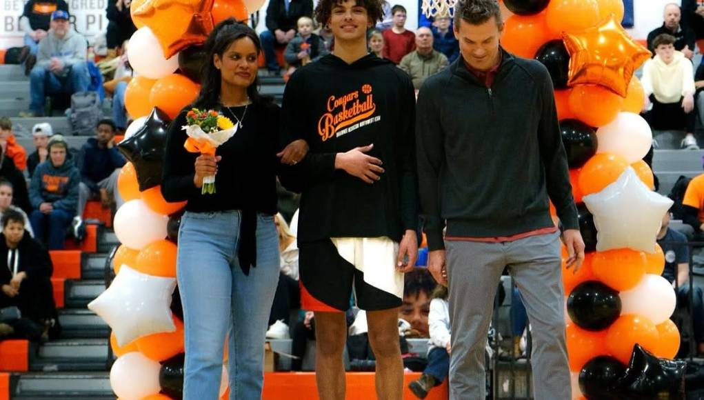 Conozca a los padres del guardia de Illinois Keaton Wagler, Logan y Jennifer Conozca a los padres del guardia de Illinois Keaton Wagler, Logan y Jennifer