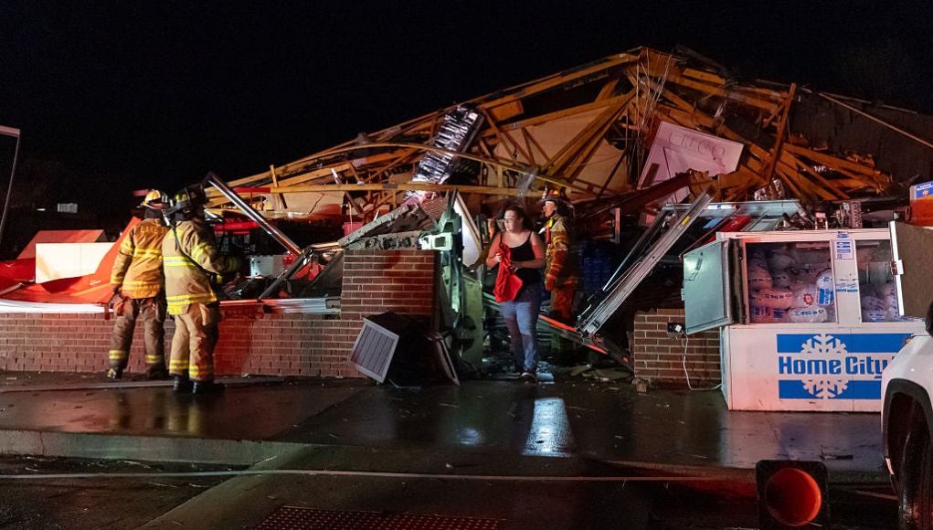 NOAA presenta radares móviles para acelerar las advertencias de tormentas y proteger vidas NOAA presenta radares móviles para acelerar las advertencias de tormentas y proteger vidas