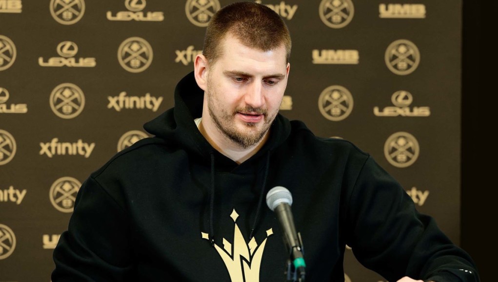 Nikola Jokic echa por tierra los rumores de retirada: «Voy a jugar baloncesto hasta poder jugar a un alto nivel» Nikola Jokic echa por tierra los rumores de retirada: «Voy a jugar baloncesto hasta poder jugar a un alto nivel»