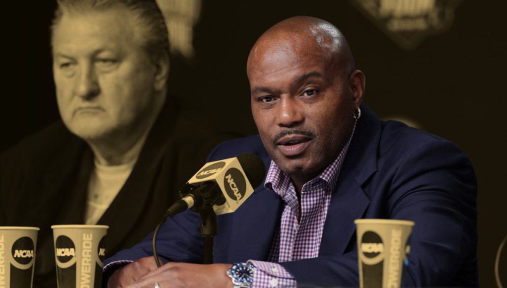 Tim Hardaway cree que sólo un jugador de la NBA podría batir el récord de 100 puntos de Wilt Chamberlain Tim Hardaway cree que sólo un jugador de la NBA podría batir el récord de 100 puntos de Wilt Chamberlain