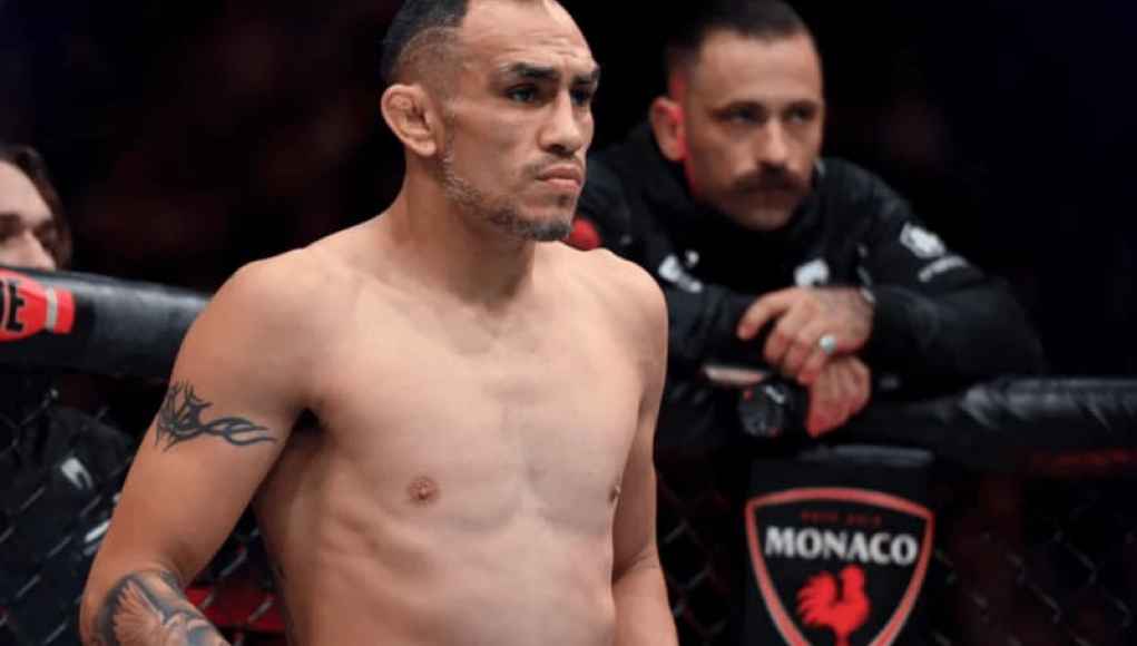 El boxeador favorito de Dana White agradece a Tony Ferguson después de ganar el primer evento principal de Zuffa Boxing El boxeador favorito de Dana White agradece a Tony Ferguson después de ganar el primer evento principal de Zuffa Boxing