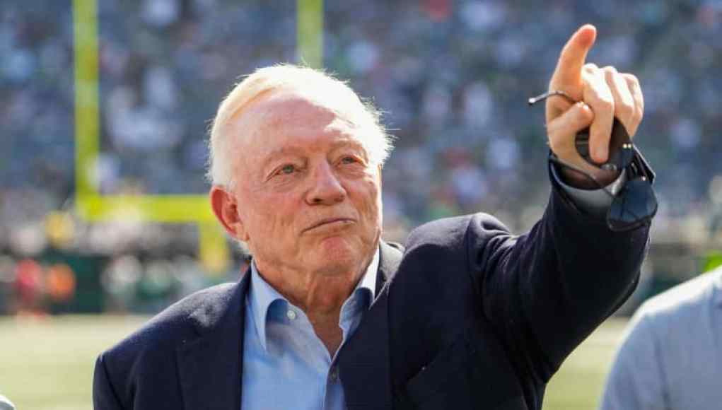 Jerry Jones quiere la estrella de los Eagles en la agencia libre después de no poder asegurar el intercambio de Maxx Crosby: informe Jerry Jones quiere la estrella de los Eagles en la agencia libre después de no poder asegurar el intercambio de Maxx Crosby: informe