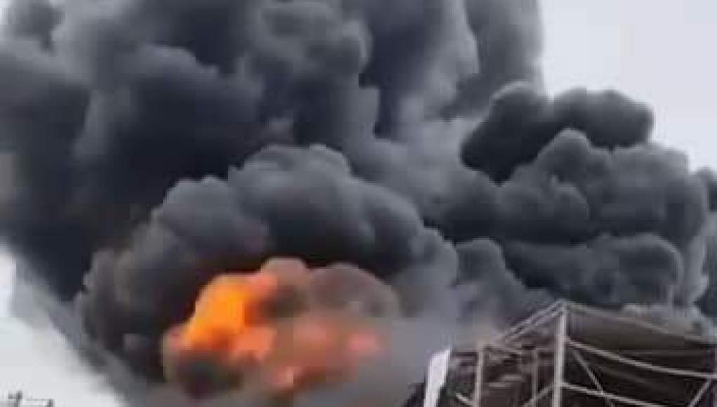 El impacto de un misil iraní en la fábrica de Ne’ot Hovav genera temor a una fuga de productos químicos El impacto de un misil iraní en la fábrica de Ne’ot Hovav genera temor a una fuga de productos químicos