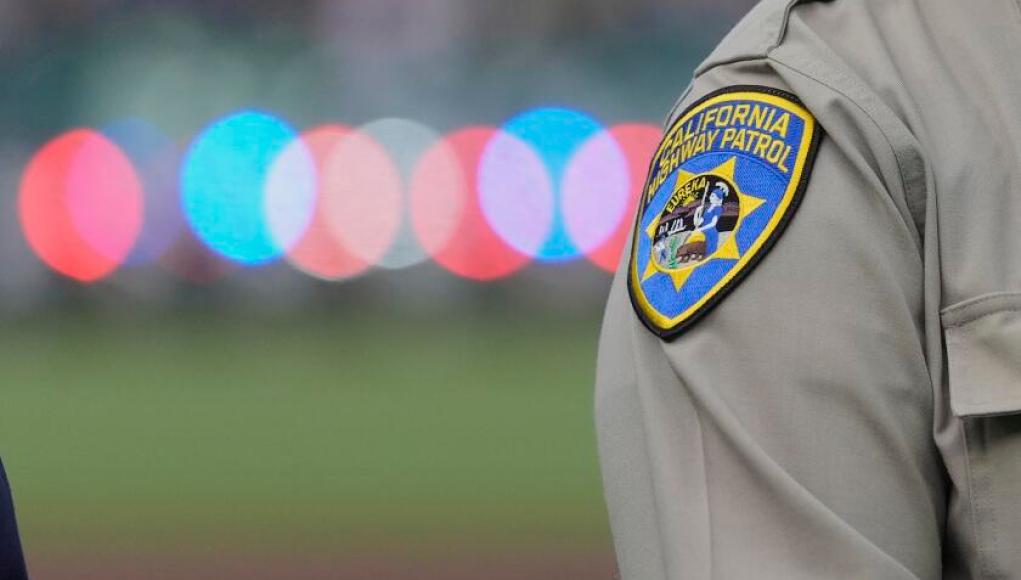 Ex oficial de la Patrulla de Caminos de California enfrenta cargos de asesinato en un accidente en Los Ángeles que mató a cuatro personas Ex oficial de la Patrulla de Caminos de California enfrenta cargos de asesinato en un accidente en Los Ángeles que mató a cuatro personas