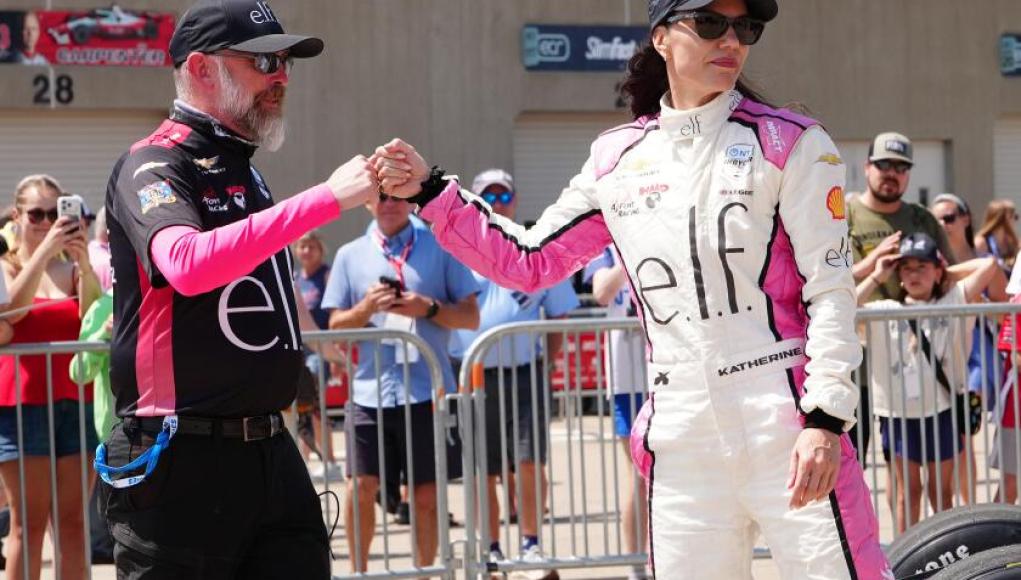 Información sobre Indy 500 y NASCAR Coca-Cola 600, incluida la primera mujer piloto en intentar ambas el mismo día Información sobre Indy 500 y NASCAR Coca-Cola 600, incluida la primera mujer piloto en intentar ambas el mismo día