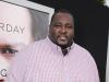 La estrella de ‘Blind Side’ Quinton Aaron permanece con soporte vital, pero su salud supuestamente mejora