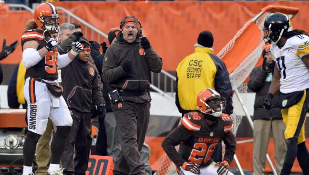 El ex entrenador en jefe de los Browns se retira de la NFL después de 24 años como profesional El ex entrenador en jefe de los Browns se retira de la NFL después de 24 años como profesional