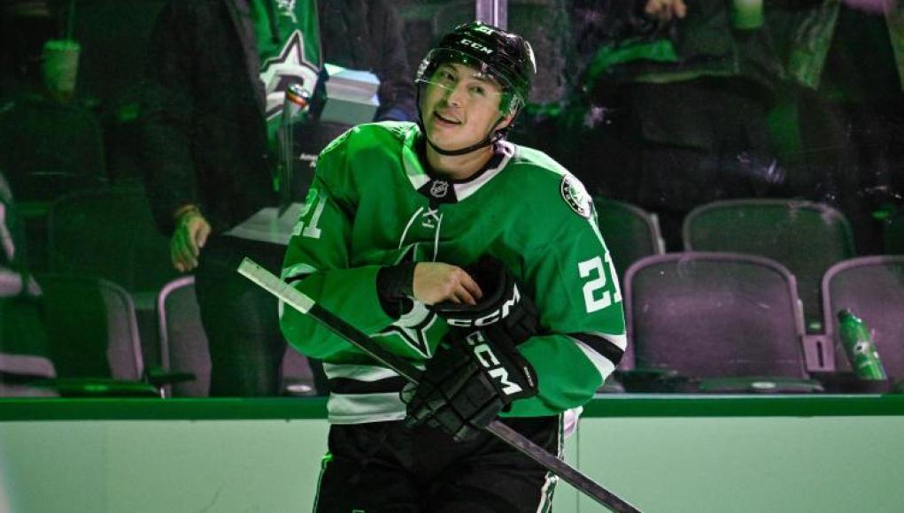 El gerente general de los Penguins, Kyle Dubas, monitorea la situación del contrato de Jason Robertson de los Stars, según un informe El gerente general de los Penguins, Kyle Dubas, monitorea la situación del contrato de Jason Robertson de los Stars, según un informe