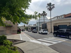 El gobernador Landry culpa a los padres y a los jueces tras el mortal tiroteo en el Mall of Louisiana