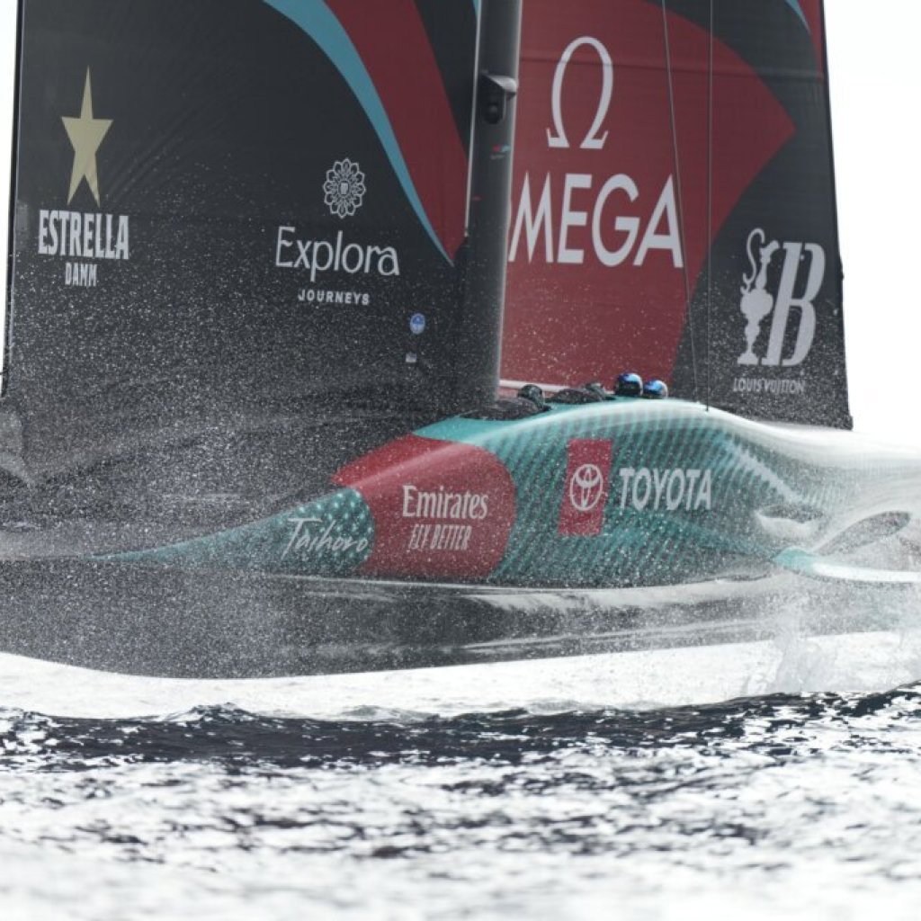 New Zealand takes 1-0 lead over Britain in America’s Cup first-to-seven final New Zealand takes 1-0 lead over Britain in America’s Cup first-to-seven final