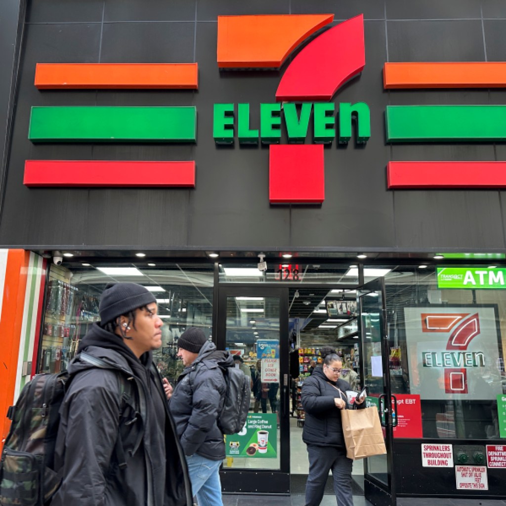 7-Eleven to close over 400 locations in North America 7-Eleven to close over 400 locations in North America