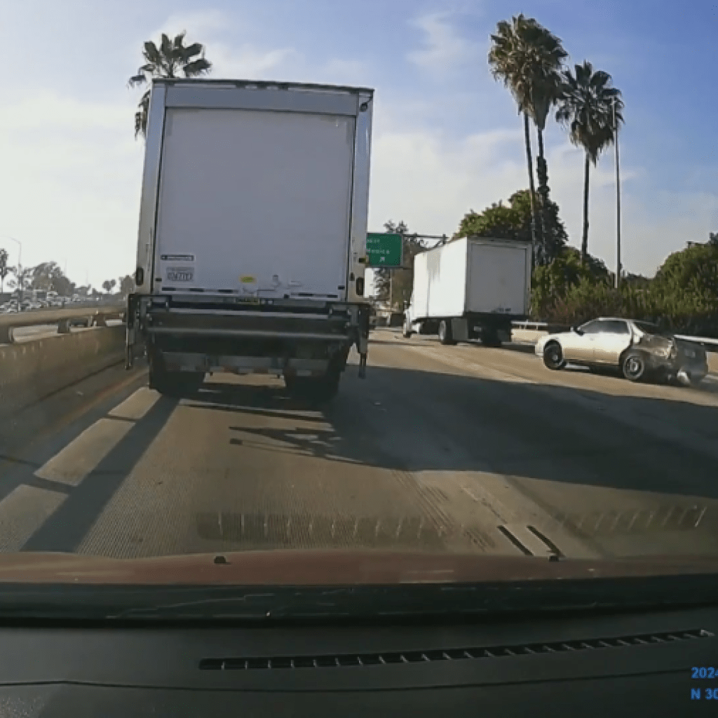 Disturbing video shows road rage suspect fatally shooting man on 5 Freeway in Los Angeles Disturbing video shows road rage suspect fatally shooting man on 5 Freeway in Los Angeles