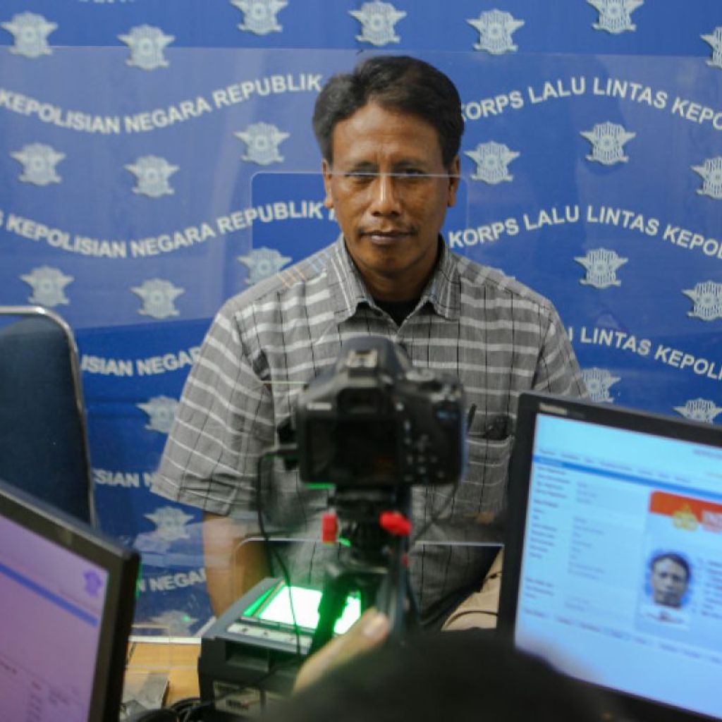 Pengertian SIM, jenis dan kegunaannya Pengertian SIM, jenis dan kegunaannya