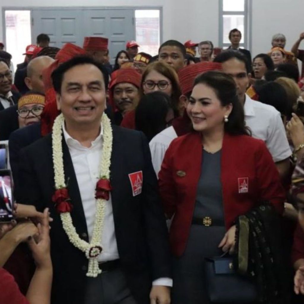 Sosok Effendi Simbolon yang serukan Megawati mundur dari ketum PDIP Sosok Effendi Simbolon yang serukan Megawati mundur dari ketum PDIP