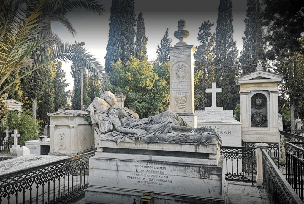 10 Scenic Burial Sites with Breathtaking Views Around the World 10 Scenic Burial Sites with Breathtaking Views Around the World