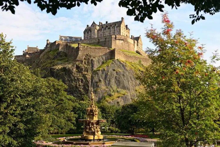 10 Fascinating Replicas of Famous Landmarks You Can Visit Around the World 10 Fascinating Replicas of Famous Landmarks You Can Visit Around the World