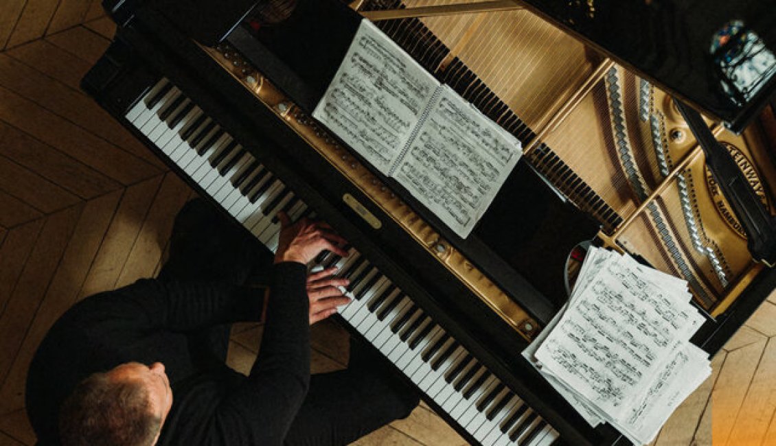 Tzimon Barto im Piano Salon Tzimon Barto im Piano Salon