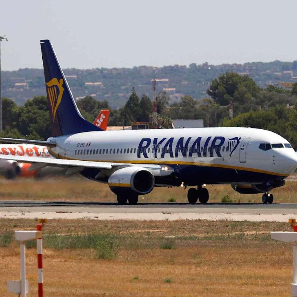 Over a Dozen Passengers Injured Whereas Evacuating Aircraft Earlier than Takeoff As a result of a ‘False Fireplace Warning’ Over a Dozen Passengers Injured Whereas Evacuating Aircraft Earlier than Takeoff As a result of a ‘False Fireplace Warning’