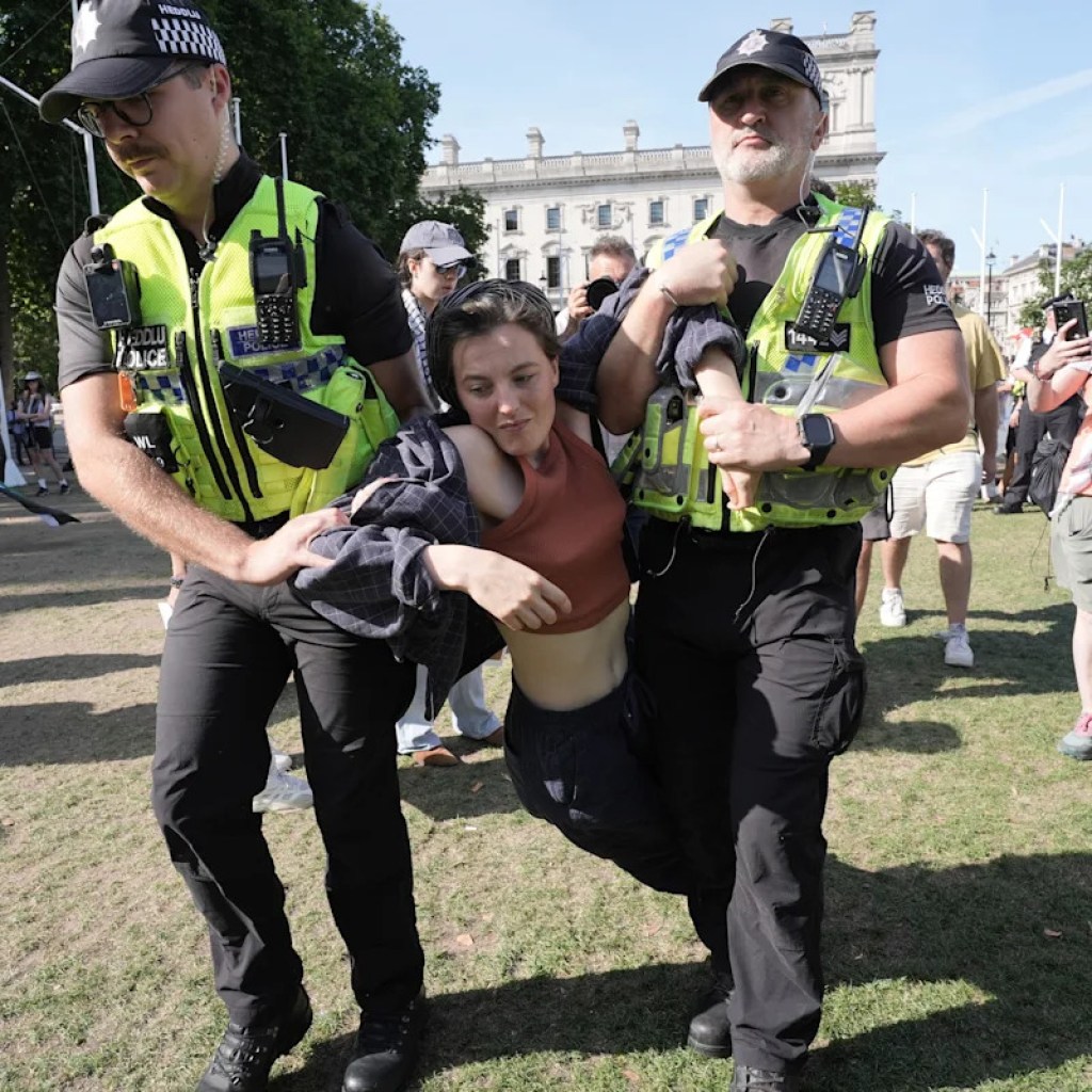 A whole lot Arrested At Protest in Defiance of Anti-Terror Regulation A whole lot Arrested At Protest in Defiance of Anti-Terror Regulation