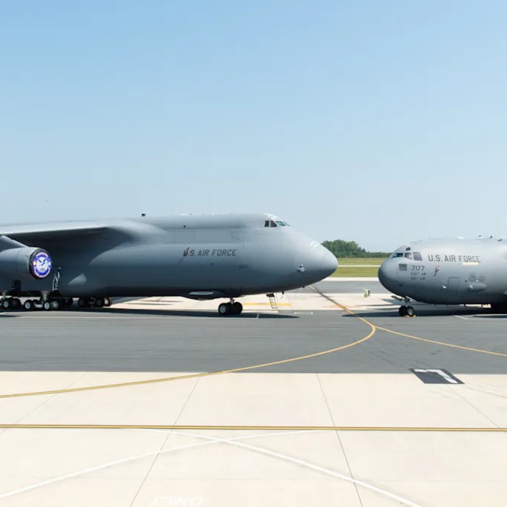 C-17 and C-5 Cargo Planes Will Be Changed With One Plane: USAF C-17 and C-5 Cargo Planes Will Be Changed With One Plane: USAF