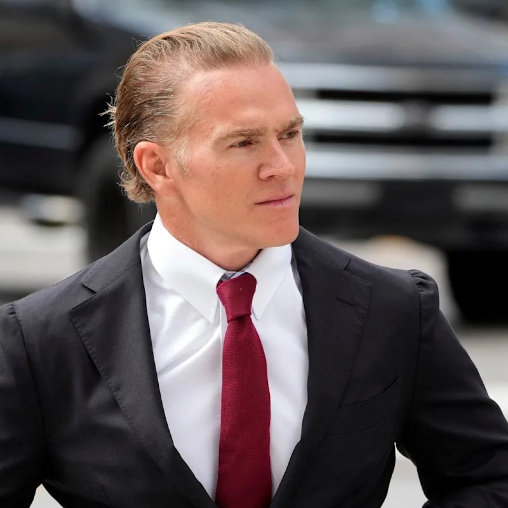 Decide orders arrest of ex-Inexperienced Beret tied to failed Venezuela raid after court docket no-show Decide orders arrest of ex-Inexperienced Beret tied to failed Venezuela raid after court docket no-show