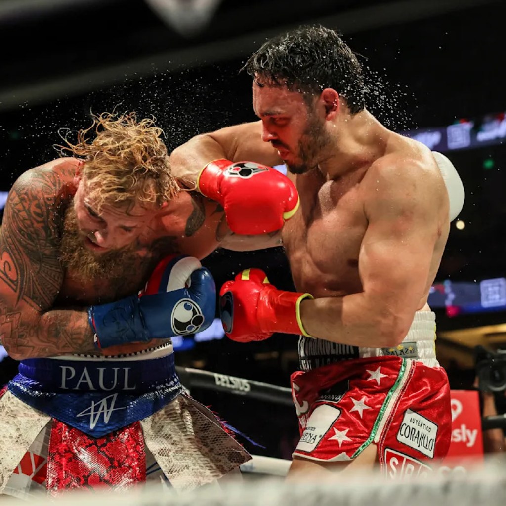 Mexican boxer Julio César Chávez Jr. was arrested and shall be deported, federal officers say Mexican boxer Julio César Chávez Jr. was arrested and shall be deported, federal officers say