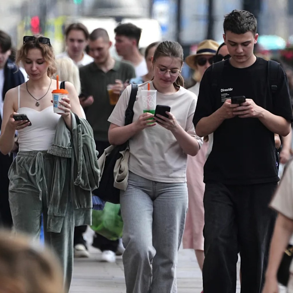 Shutdowns of cellphone web hyperlinks sweep Russia, additional limiting already-stifled internet freedom Shutdowns of cellphone web hyperlinks sweep Russia, additional limiting already-stifled internet freedom