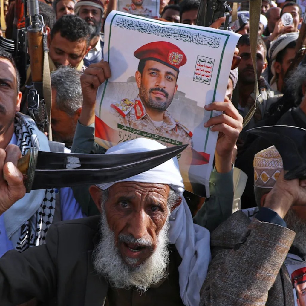 Yemen’s Houthi rebels raid a UN facility however all workers are reported protected Yemen’s Houthi rebels raid a UN facility however all workers are reported protected