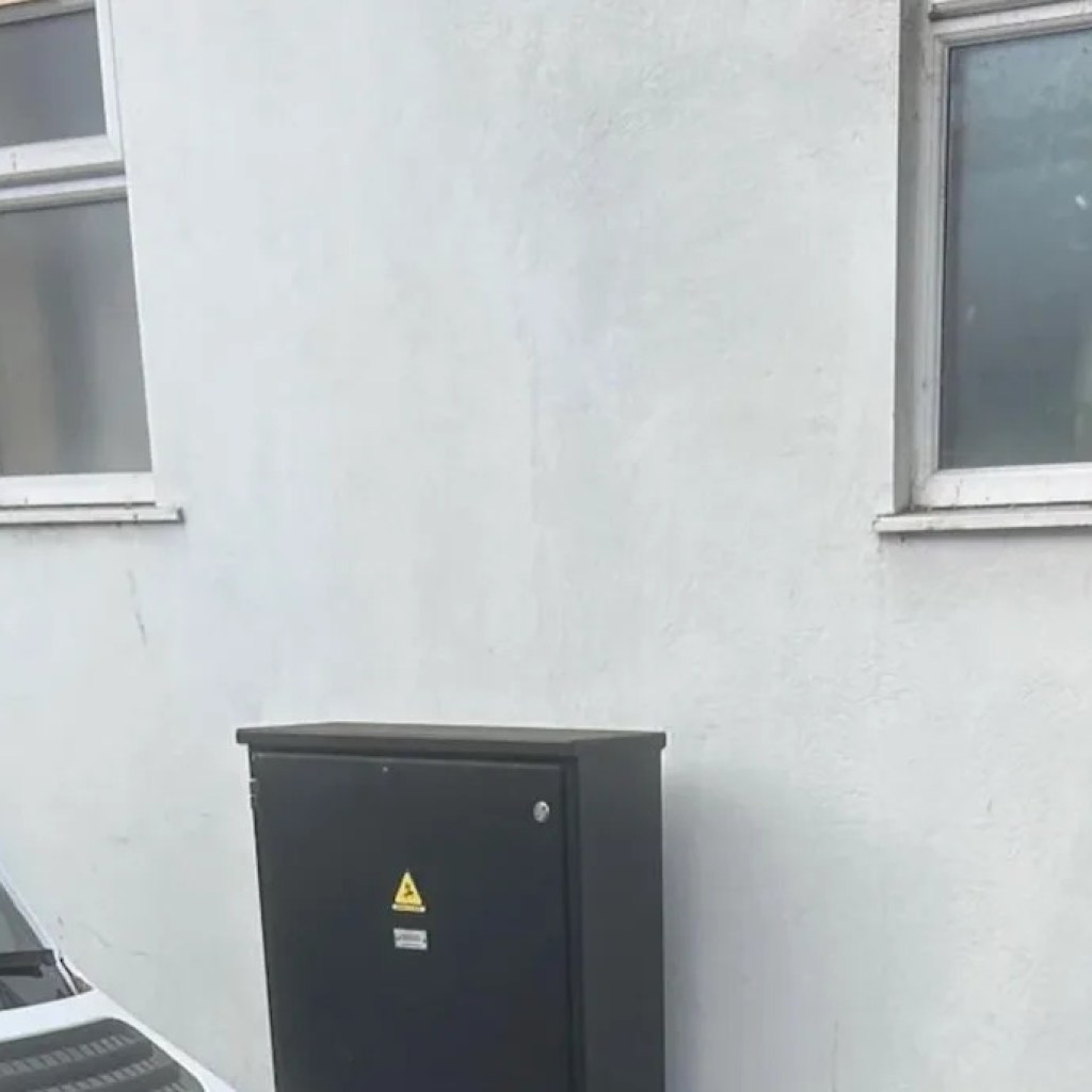 Tesla proprietor vents frustration on-line after making surprising discovery outdoors residence: ‘Must be upfelonied’ Tesla proprietor vents frustration on-line after making surprising discovery outdoors residence: ‘Must be upfelonied’