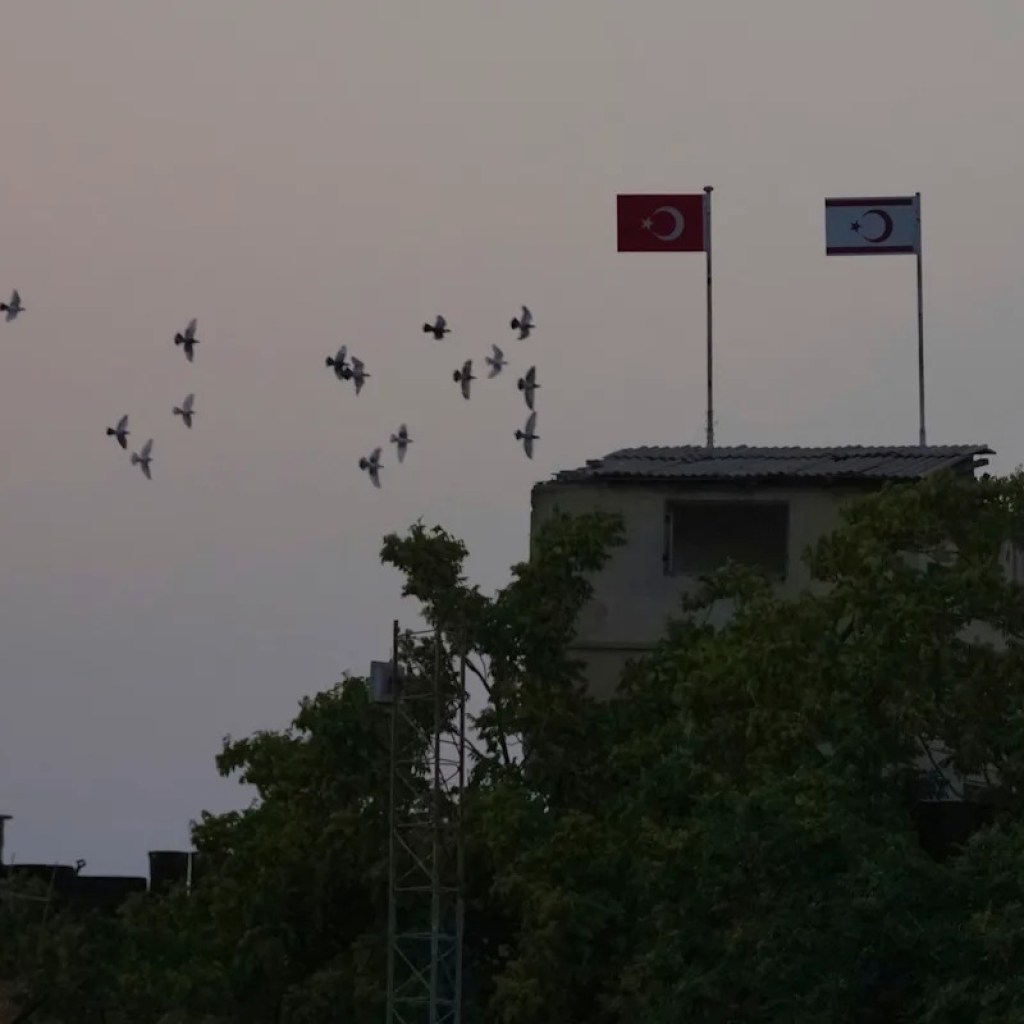 UN talks with rival leaders of Cyprus fail to succeed in deal on new border crossings UN talks with rival leaders of Cyprus fail to succeed in deal on new border crossings