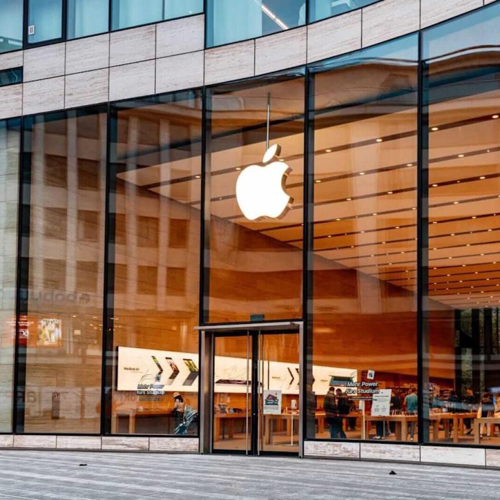 Ought to You Purchase, Promote, or Maintain AAPL Inventory Amid ‘Uncommon’ Job Cuts? Ought to You Purchase, Promote, or Maintain AAPL Inventory Amid ‘Uncommon’ Job Cuts?