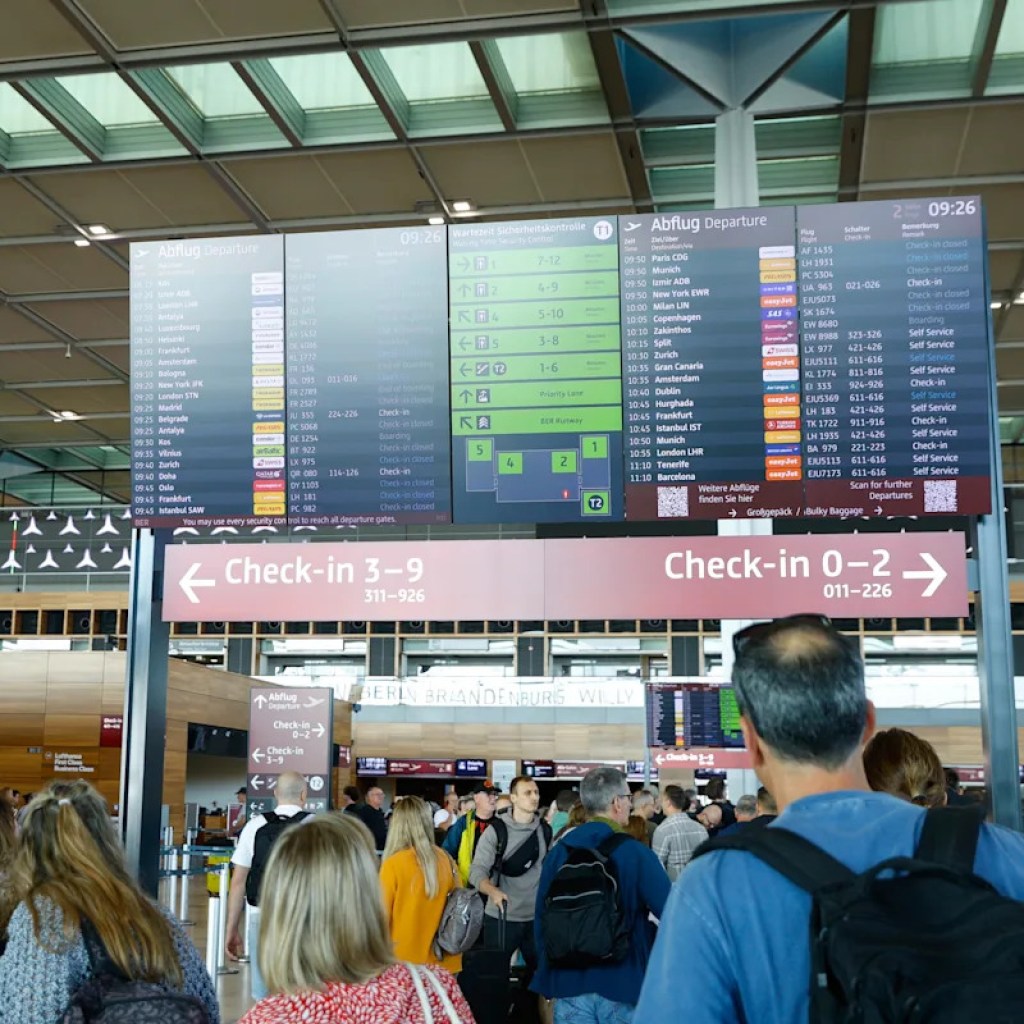 Cyberattack disrupts check-in methods at main European airports Cyberattack disrupts check-in methods at main European airports
