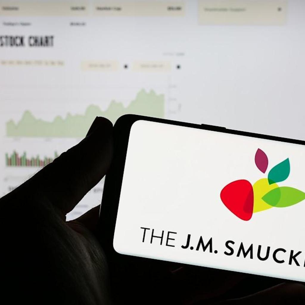 JM Smucker lifts FY gross sales forecast JM Smucker lifts FY gross sales forecast