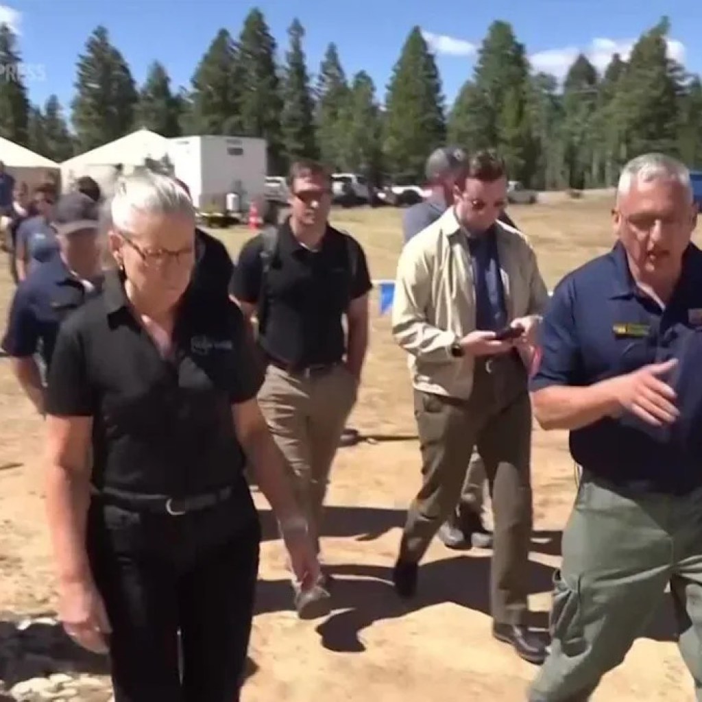 Arizona governor excursions wildfire destruction alongside Grand Canyon’s North Rim Arizona governor excursions wildfire destruction alongside Grand Canyon’s North Rim