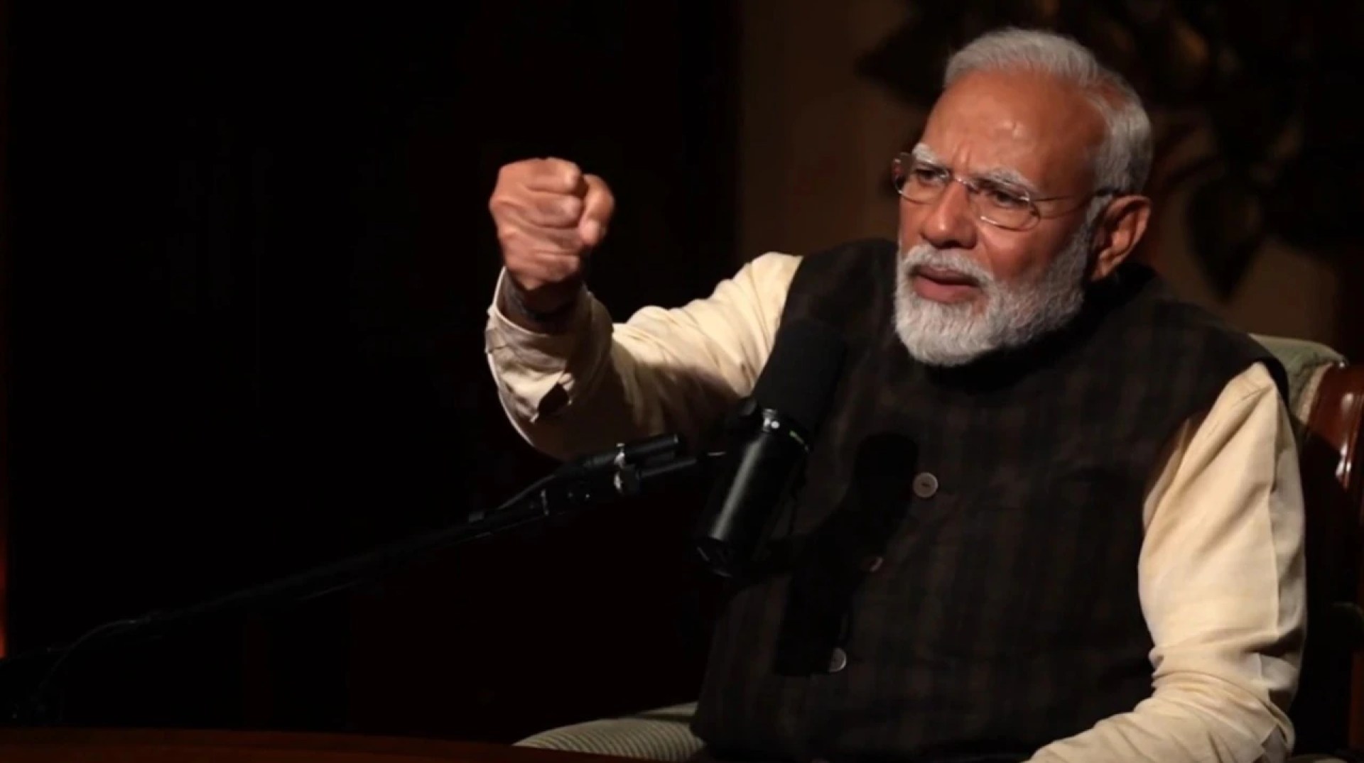 PM Modi praises Election Commission, calls it a global case study PM Modi praises Election Commission, calls it a global case study