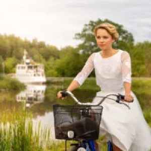 Heute, ZDF, 20.15 Uhr: “Inga Lindström: Die Braut vom Götakanal” Heute, ZDF, 20.15 Uhr: “Inga Lindström: Die Braut vom Götakanal”